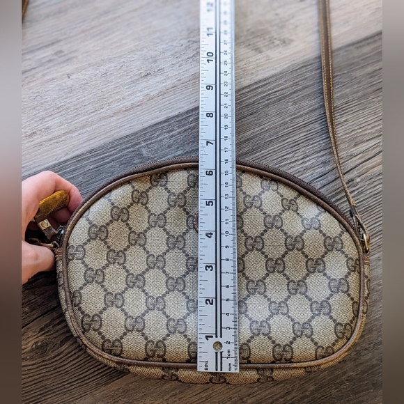 Gucci Vintage Canvas GG Pattern Crossbody Bag - Picture 6 of 16